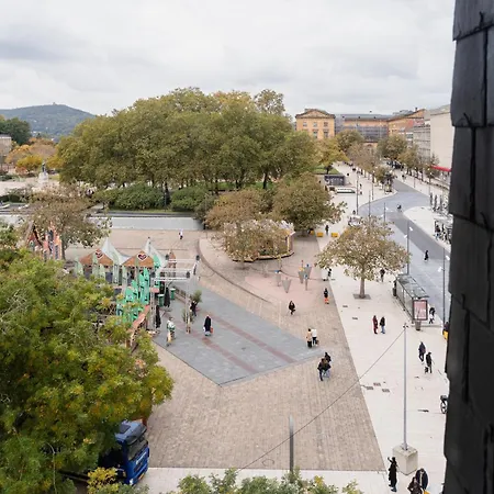 Chic Republique Centre *