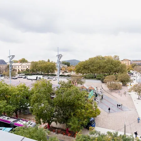 Chic Republique Centre 公寓